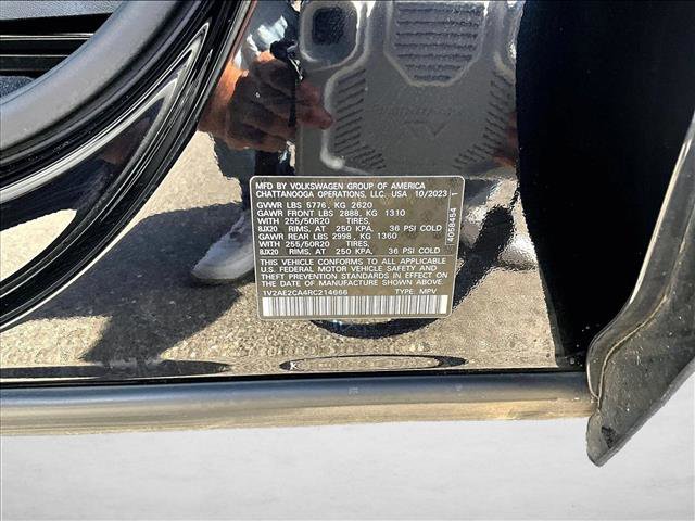 Used 2024 Volkswagen Atlas Cross Sport SEL R-Line AWD/4WD image 30