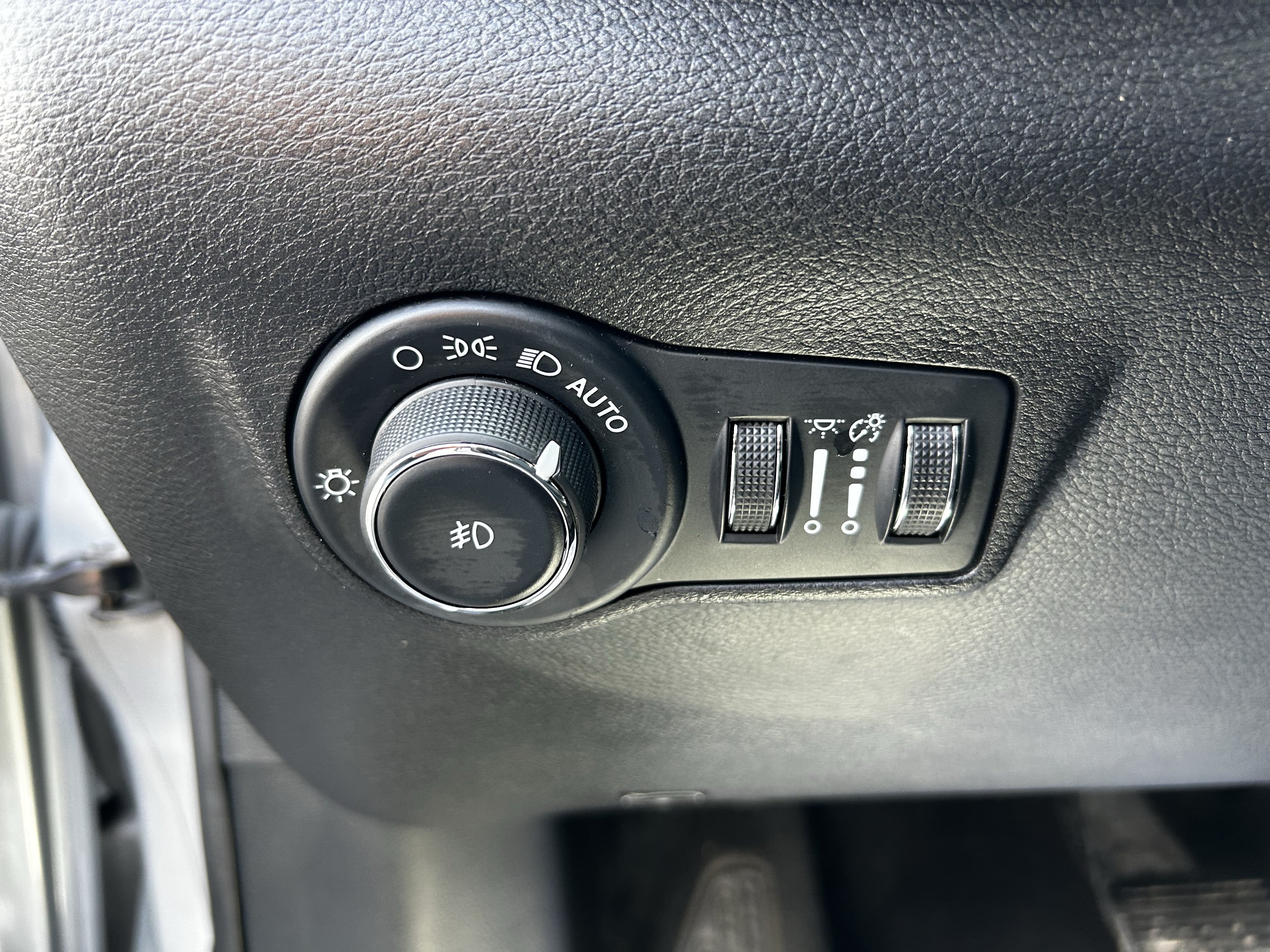 Used 2024 Jeep Compass Latitude AWD/4WD image 25