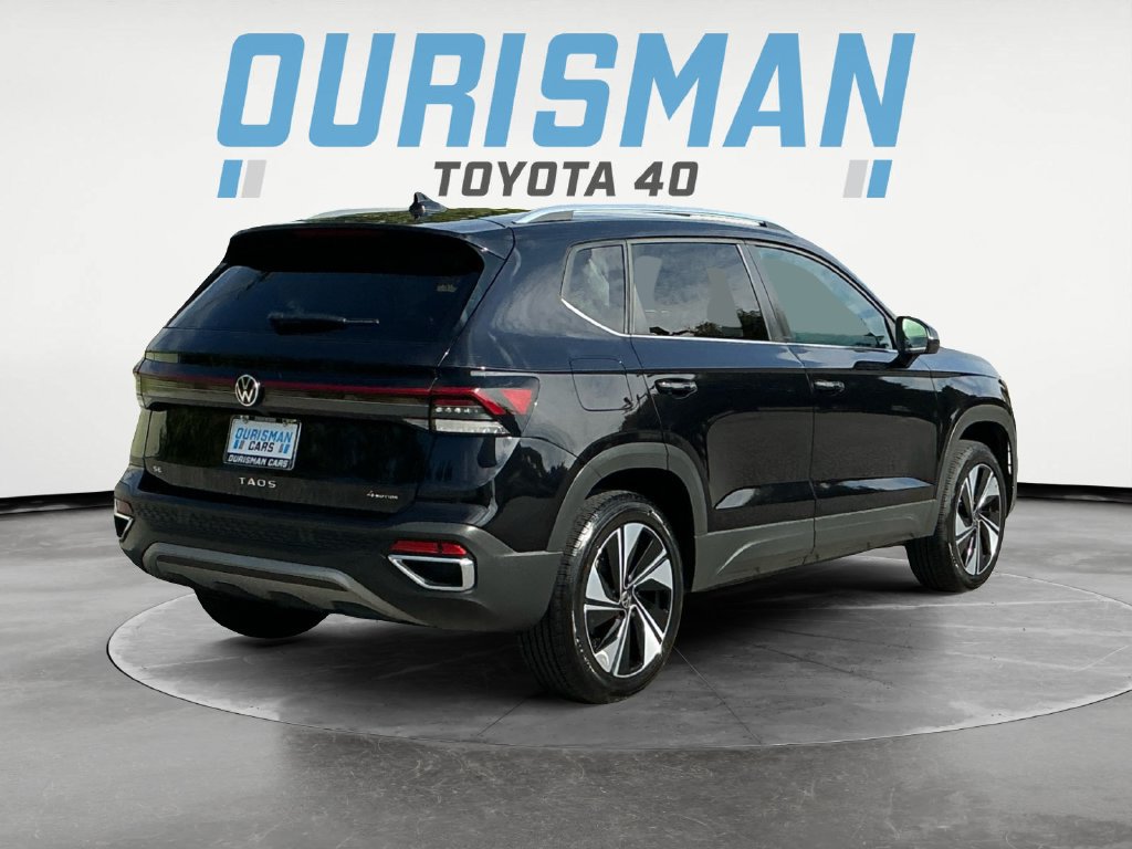 Used 2025 Volkswagen Taos SE AWD/4WD image 7
