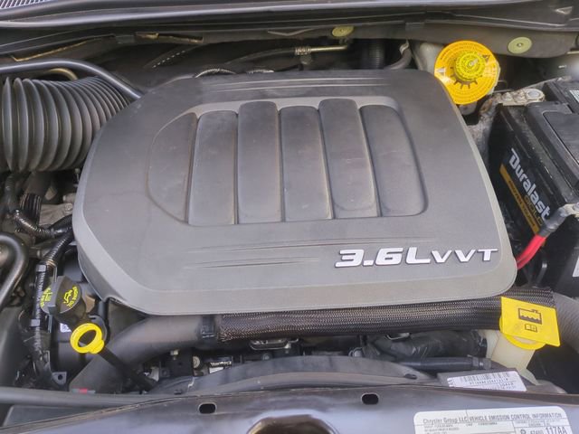 Used 2015 Chrysler Town & Country Touring w/ Driver Convenience Group image 25