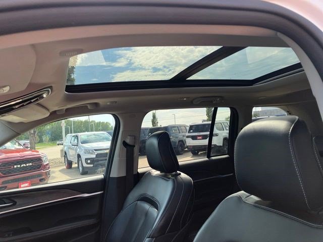 Certified 2024 Jeep Grand Cherokee Limited w/ Black Appearance Package AWD/4WD image 12