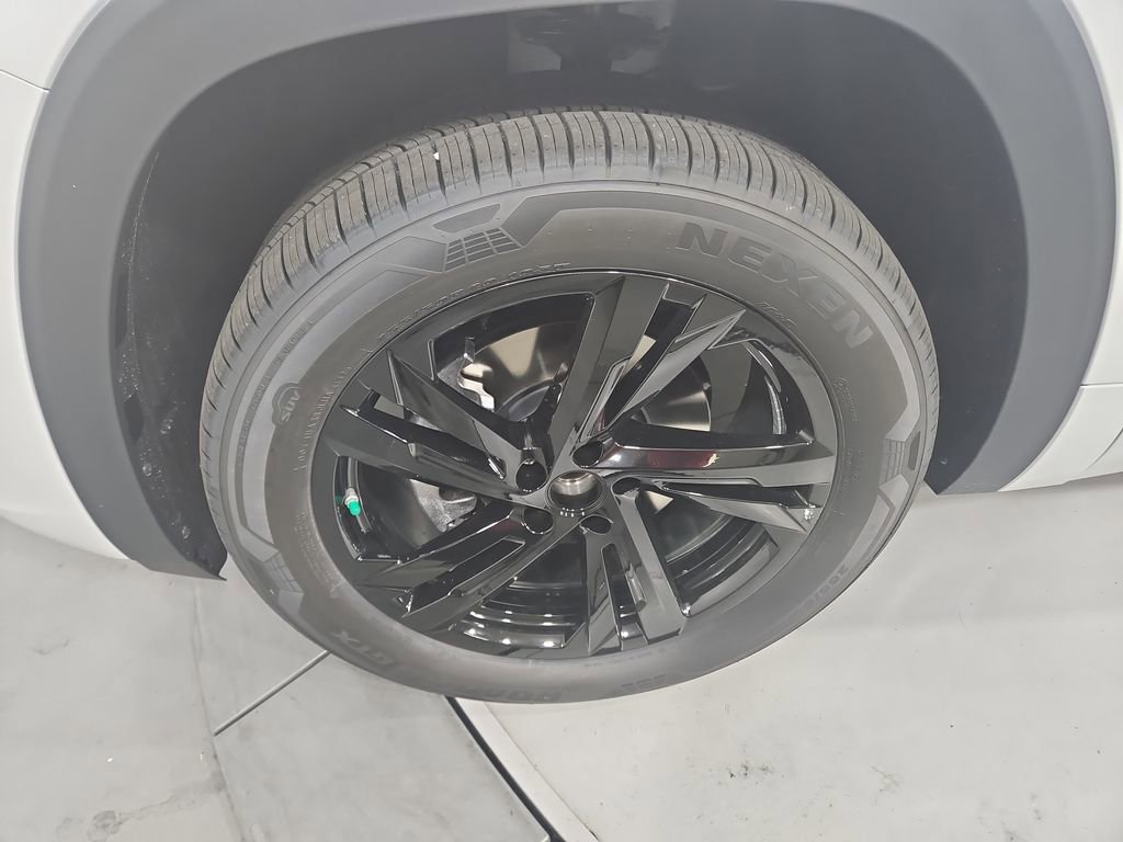 New 2026 Volkswagen Atlas Cross Sport SEL R-Line image 26