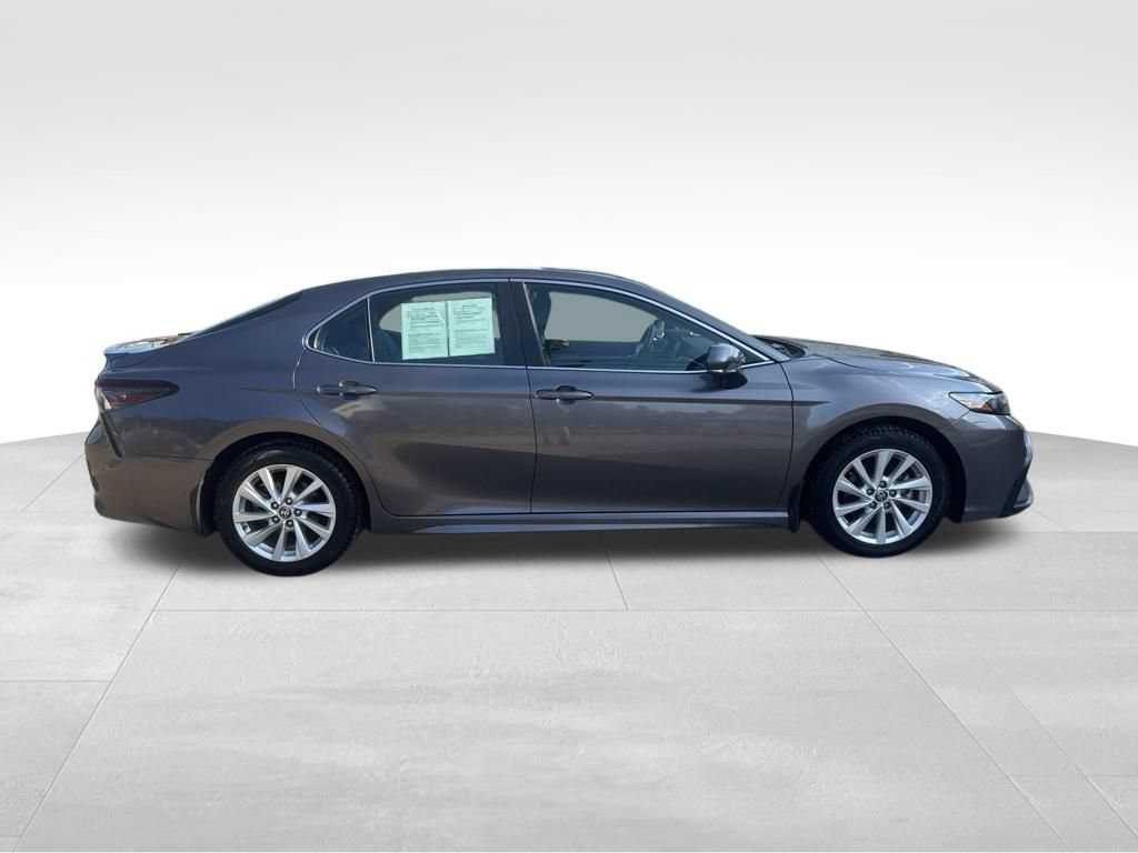 Used 2024 Toyota Camry SE FWD image 6
