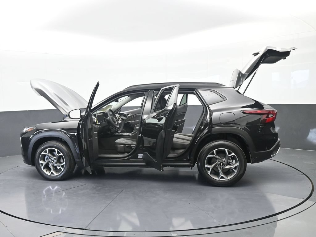 Used 2025 Chevrolet Trax LT FWD image 70