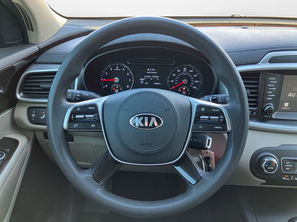 Used 2019 Kia Sorento FWD V6 image 13