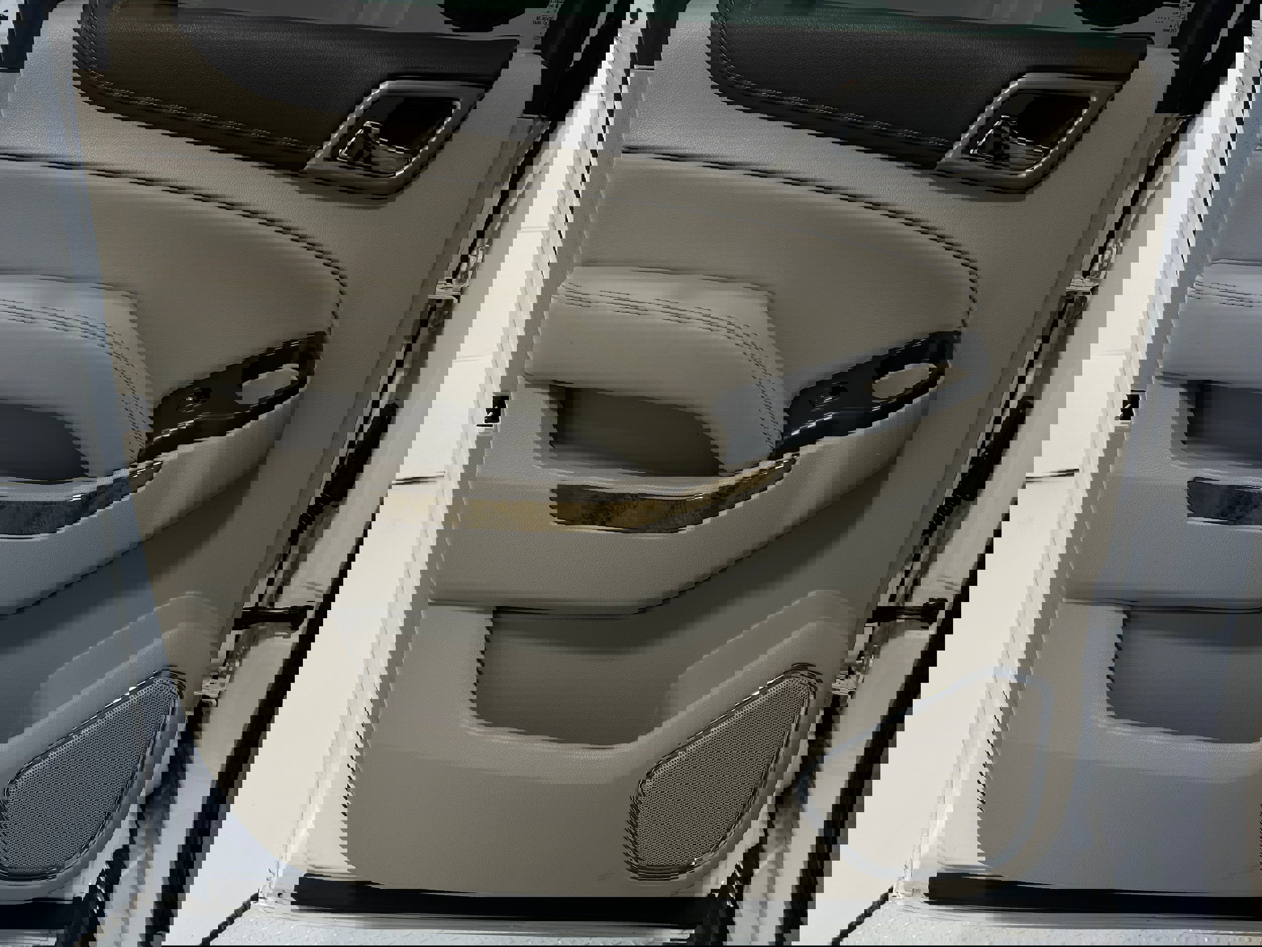 Used 2017 GMC Yukon XL Denali image 28