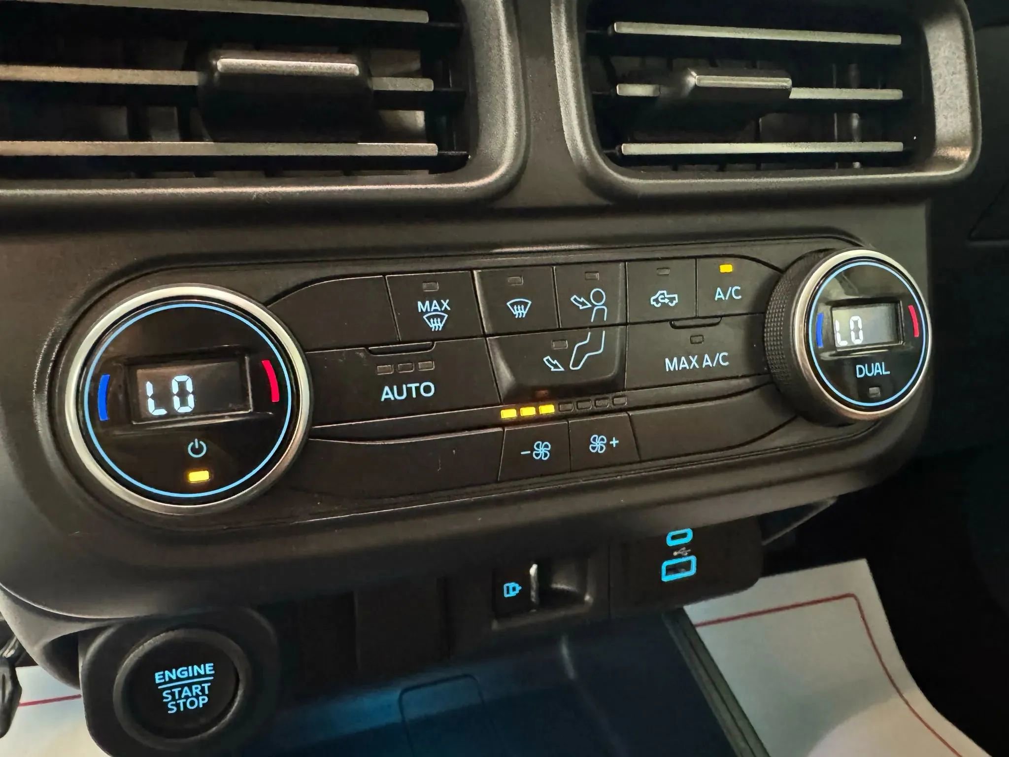 Used 2022 Ford Maverick Lariat image 21