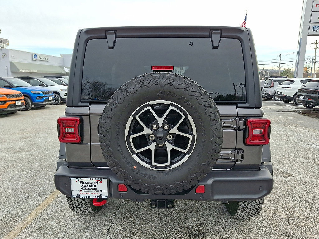 Used 2025 Jeep Wrangler Unlimited Rubicon w/ Safety Group image 23