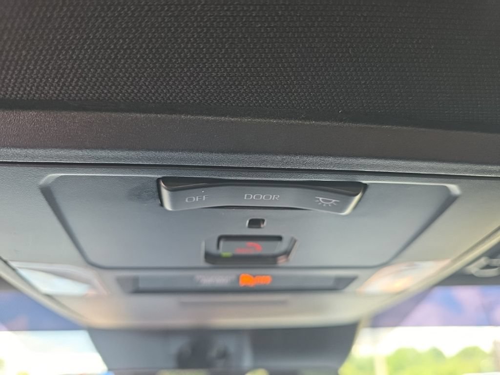 Certified 2025 Toyota Tacoma TRD Off-Road AWD/4WD image 29