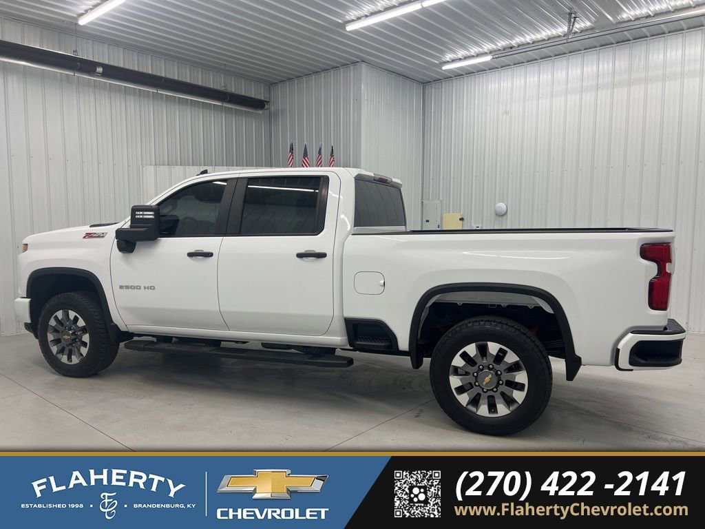 Used 2024 Chevrolet Silverado 2500 Custom w/ Custom Value Package image 5