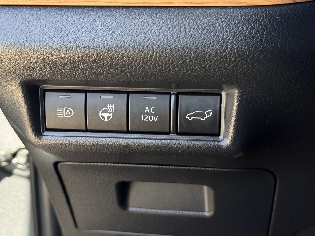 Used 2025 Toyota Grand Highlander Limited image 23