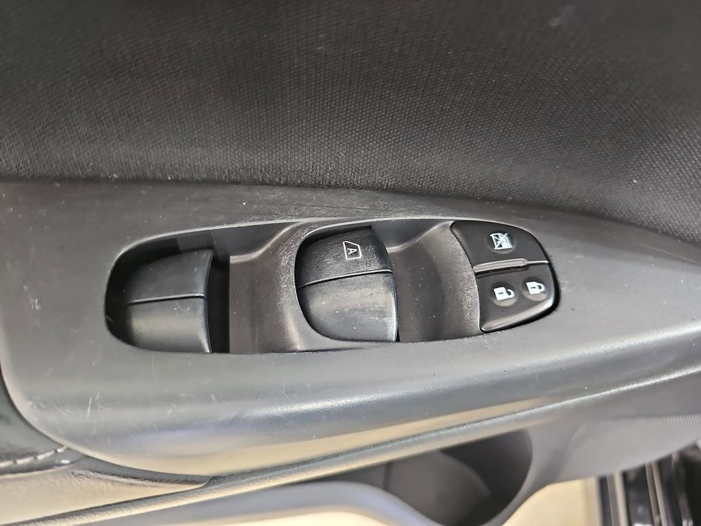 Used 2017 Nissan Sentra S FWD image 31