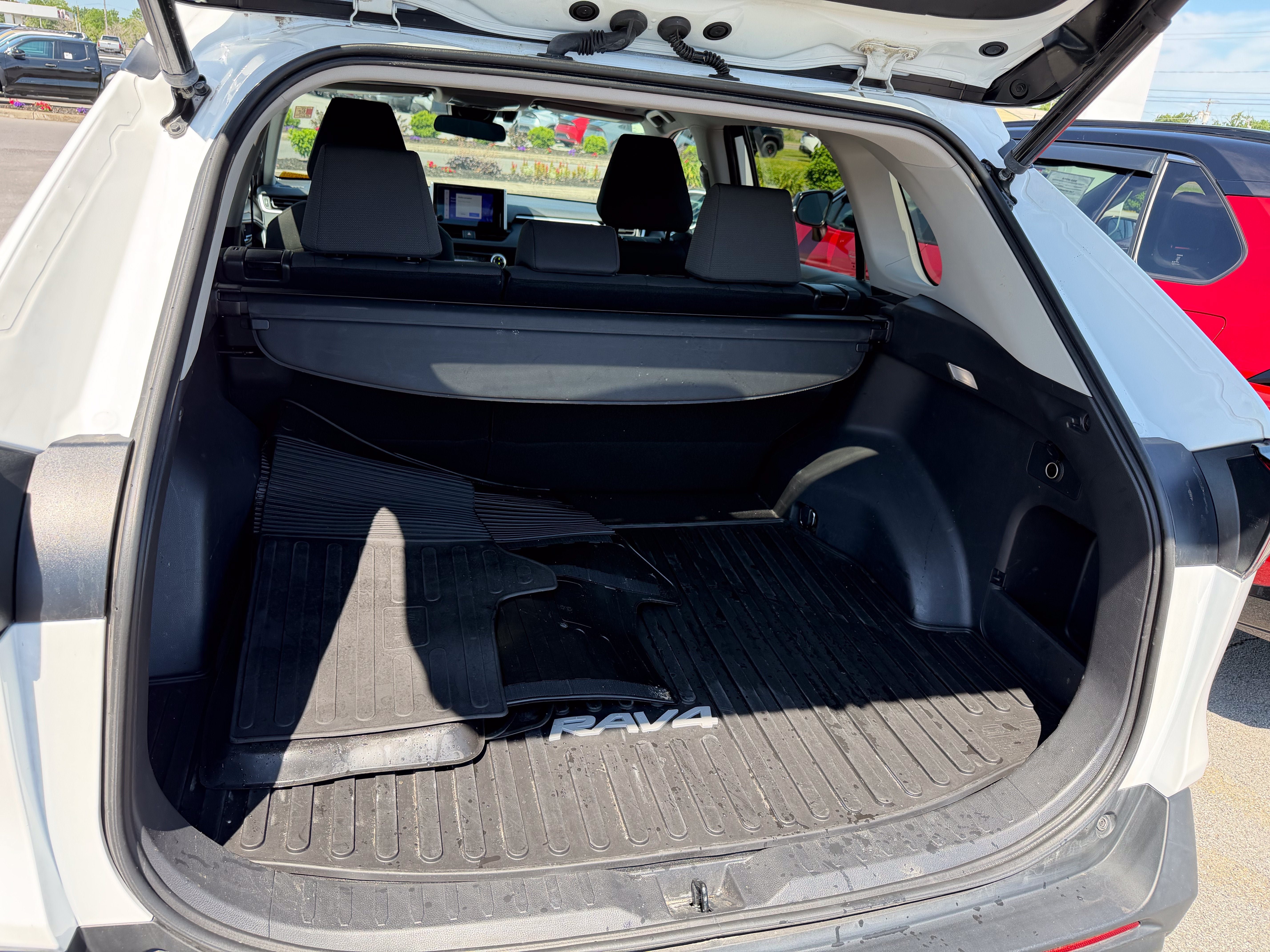 Used 2023 Toyota RAV4 XLE w/ Convenience Package AWD/4WD image 25