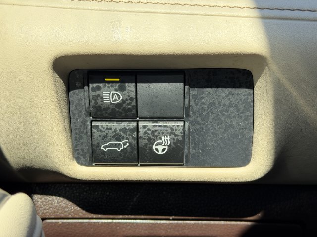 Used 2020 Toyota Highlander Limited FWD image 22