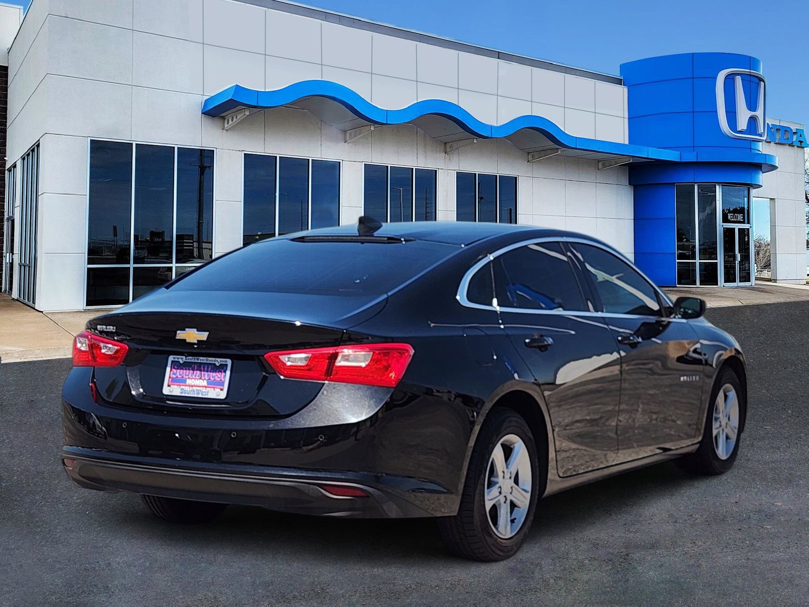 Used 2025 Chevrolet Malibu LS w/ Driver Confidence Package FWD image 5