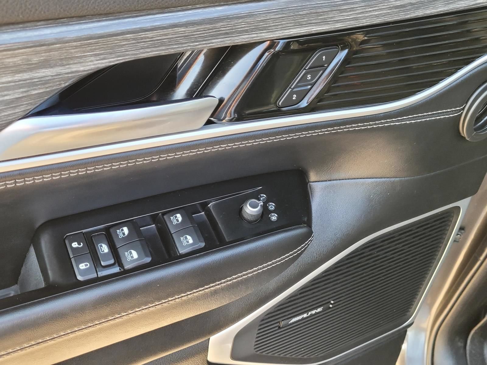 Used 2022 Jeep Wagoneer Series II w/ Premium Group I AWD/4WD image 24