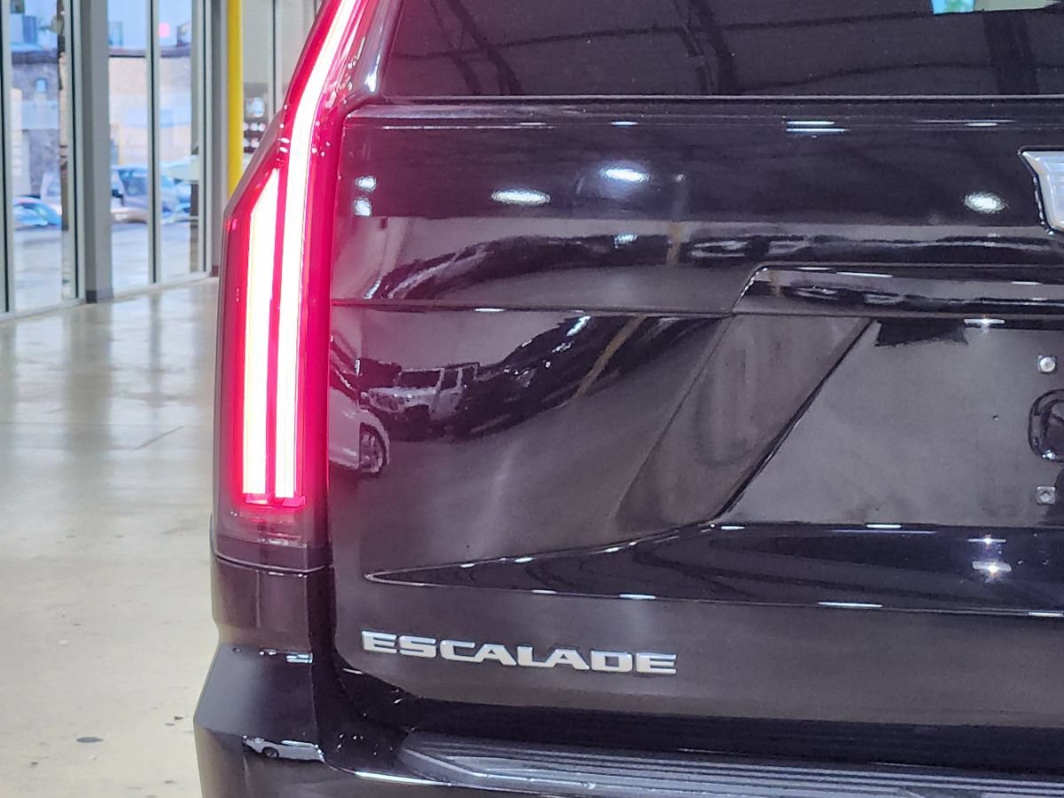 Used 2025 Cadillac Escalade ESV V AWD/4WD image 20