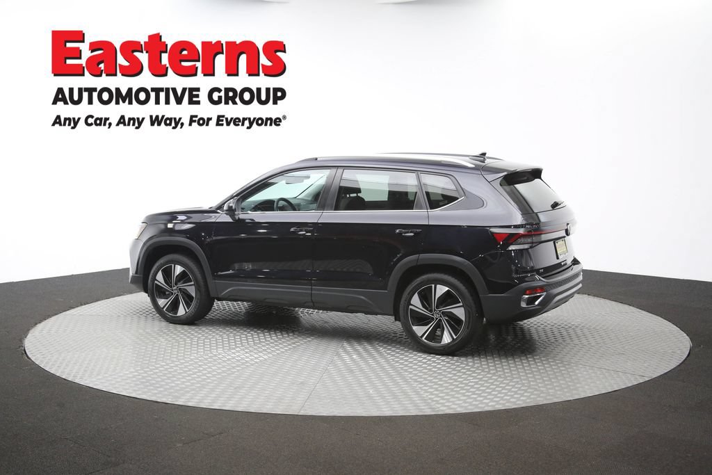Used 2025 Volkswagen Taos SE AWD/4WD image 62