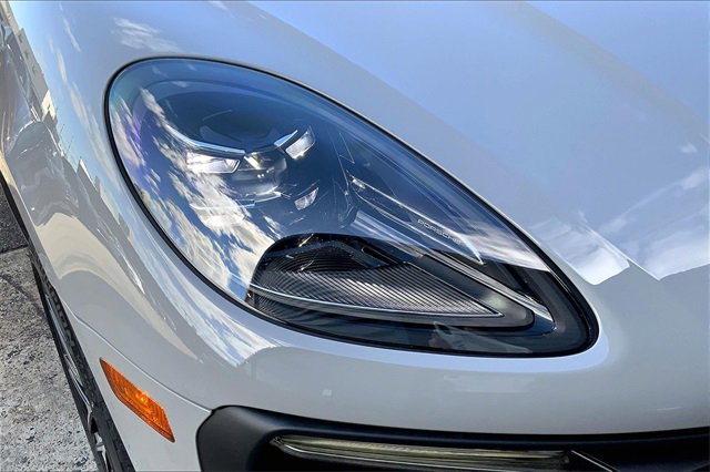 New 2026 Porsche Macan S image 18