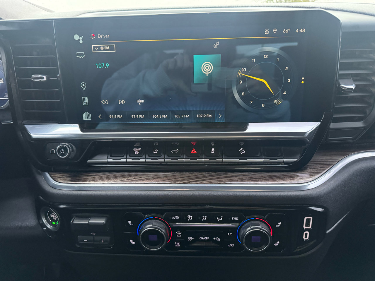 Used 2024 Chevrolet Silverado 2500 LT image 20