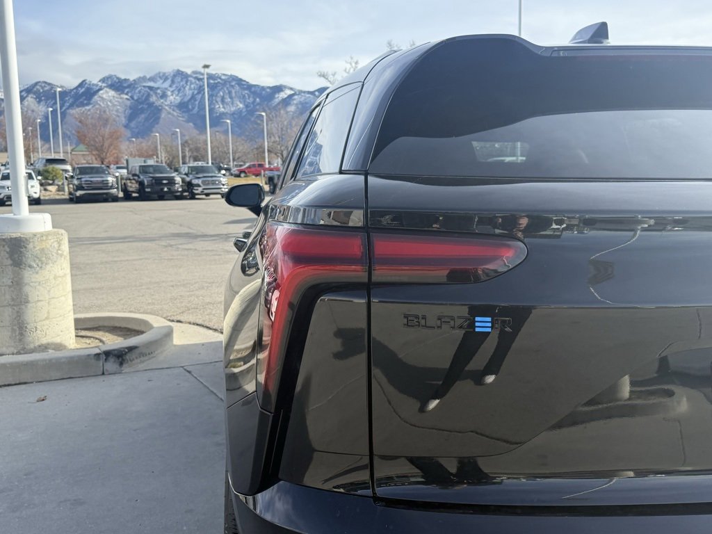 Used 2024 Chevrolet Blazer EV RS image 33