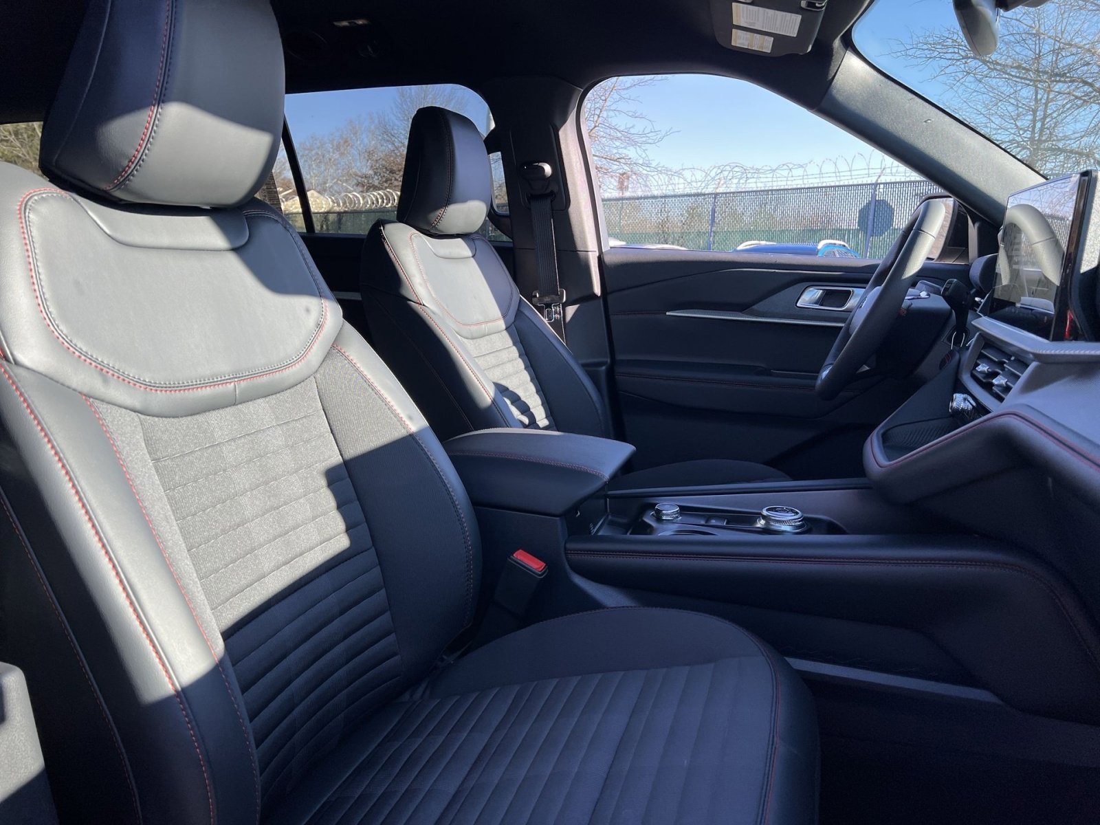 New 2026 Ford Explorer ST-Line w/ ST-Line Street Pack image 27