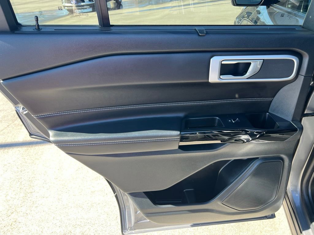 Used 2022 Ford Explorer ST w/ ST Street Pack image 21