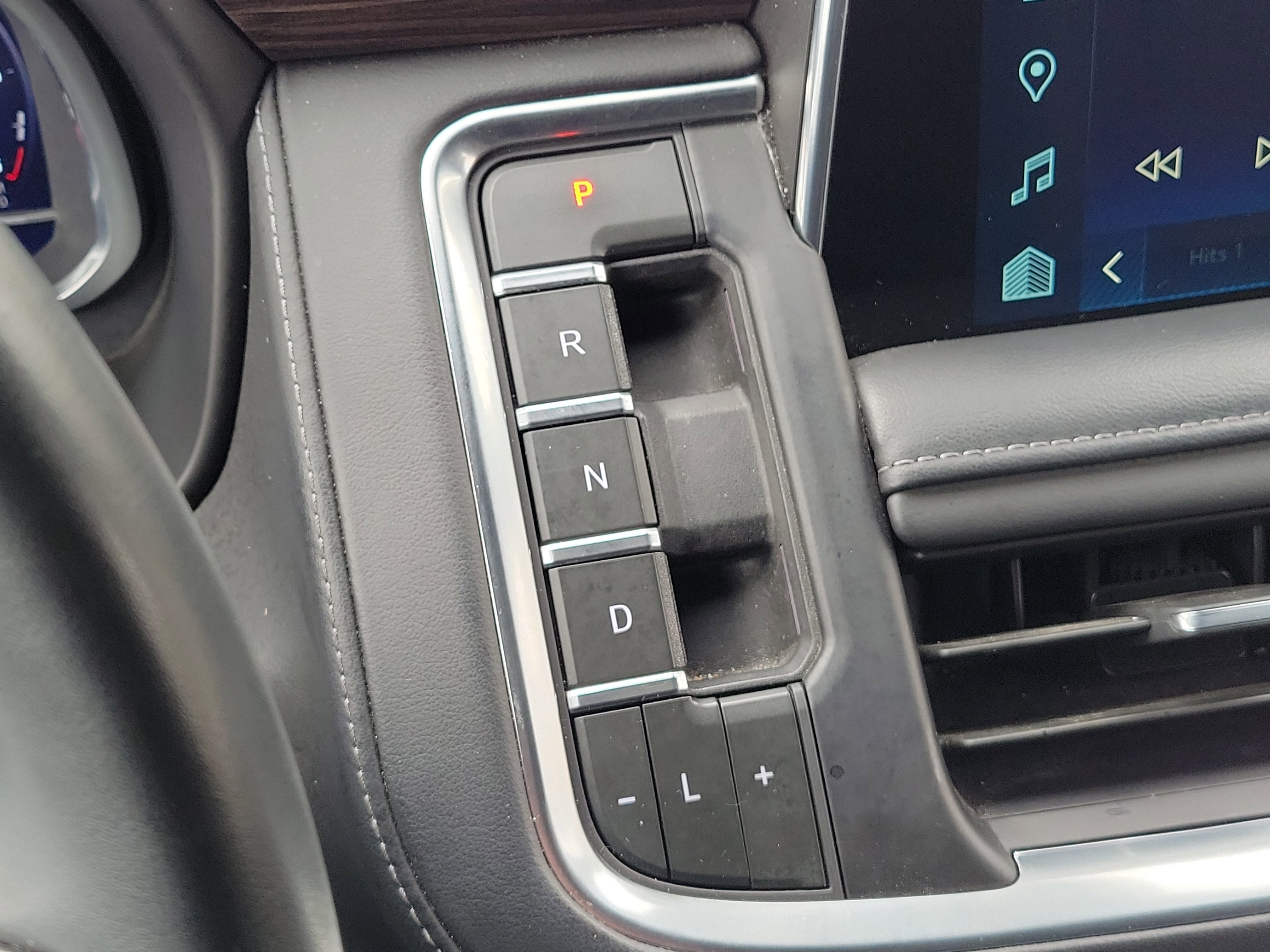 Used 2023 Chevrolet Tahoe Z71 w/ Luxury Package image 29