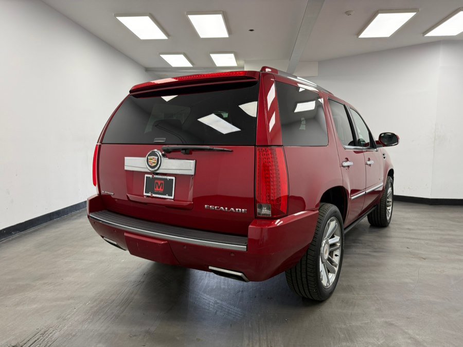 Used 2013 Cadillac Escalade Platinum AWD/4WD image 11