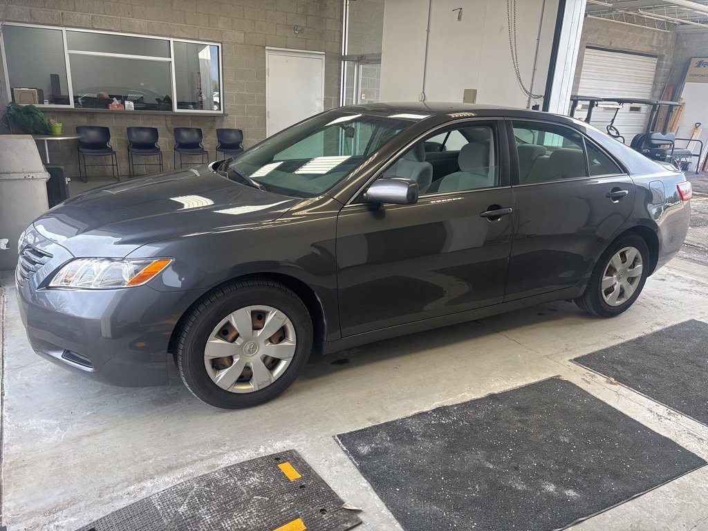 Used 2008 Toyota Camry LE image 2