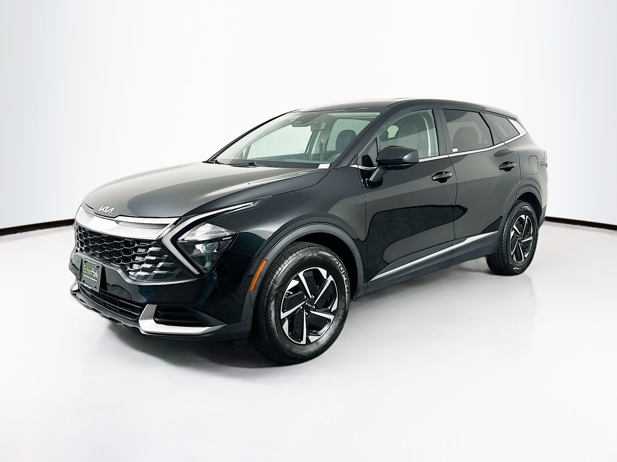 Used 2023 Kia Sportage LX image 3