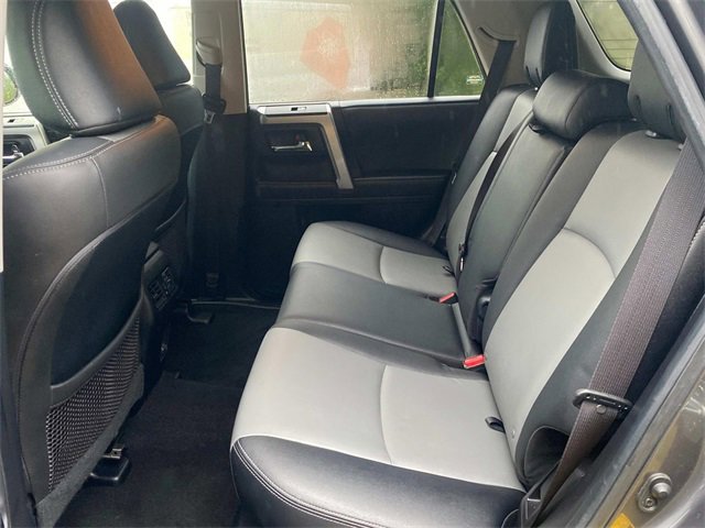 Used 2020 Toyota 4Runner SR5 Premium image 9