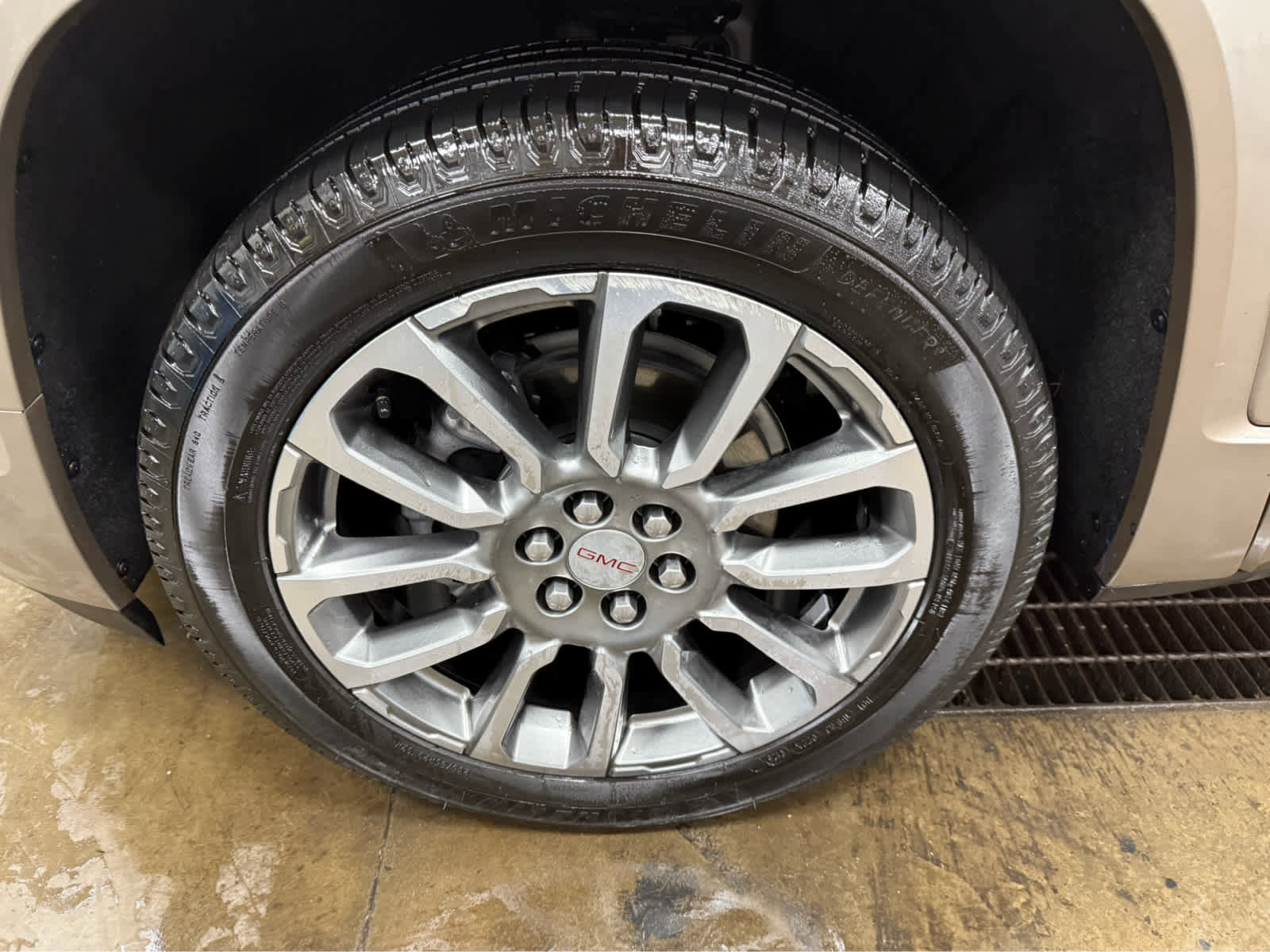 Used 2023 GMC Acadia Denali w/ Denali Technology Package image 36