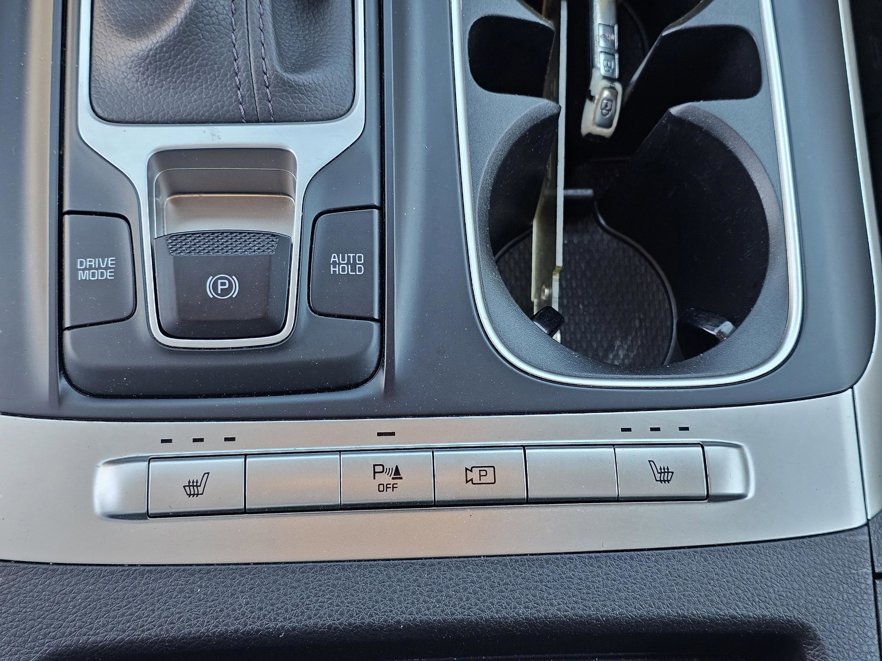 Used 2023 Kia Carnival LX image 27