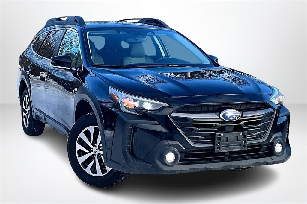 Used 2024 Subaru Outback Premium image 3