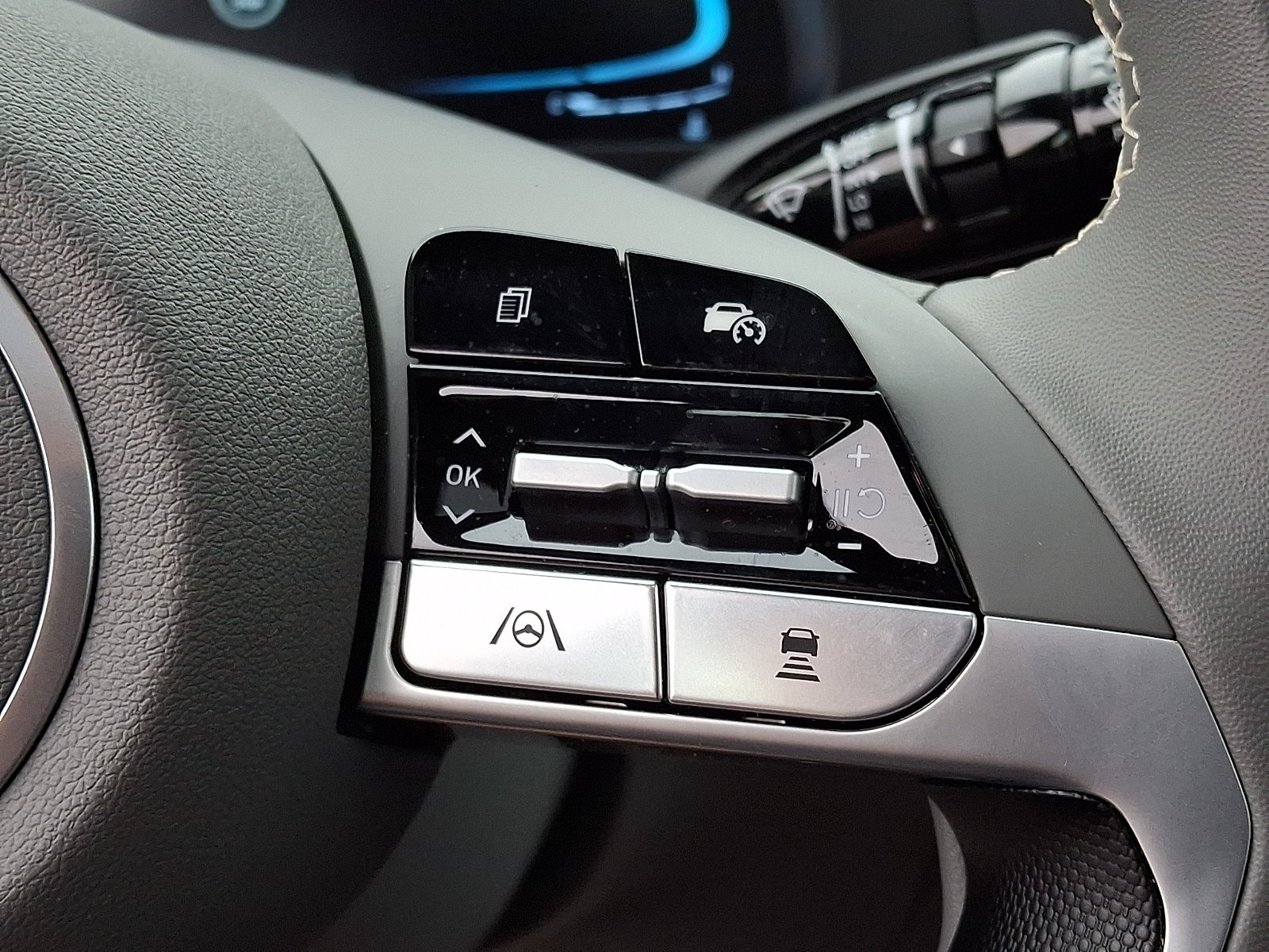 Used 2026 Hyundai Elantra SEL Sport Premium FWD image 25