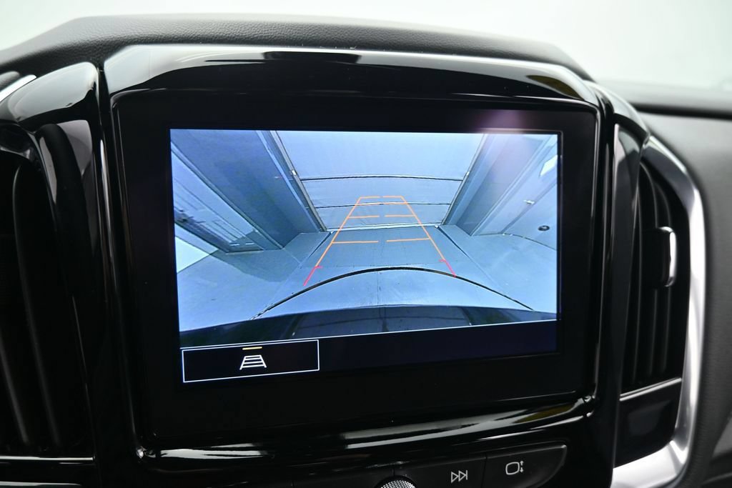 Used 2023 Chevrolet Traverse LT FWD image 18