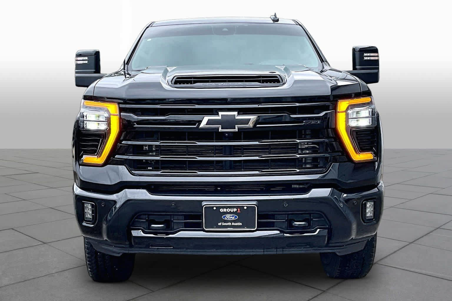 Used 2024 Chevrolet Silverado 2500 LTZ w/ LTZ Plus Package AWD/4WD image 4