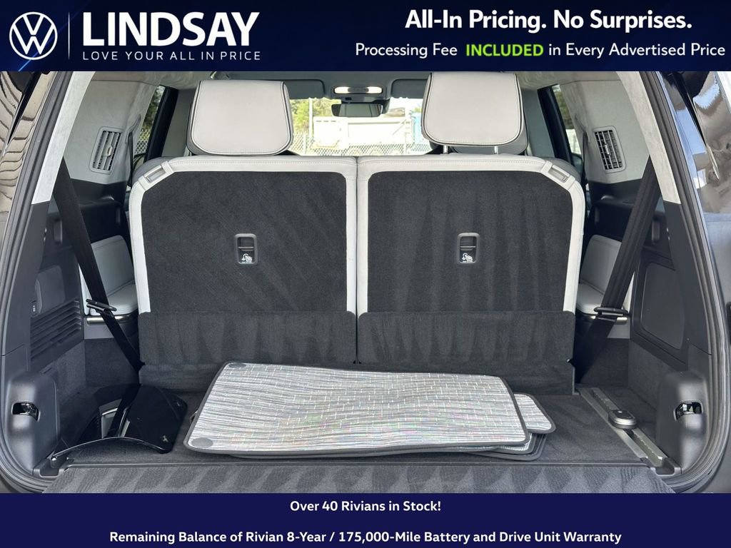 Used 2023 Rivian R1S Adventure image 17
