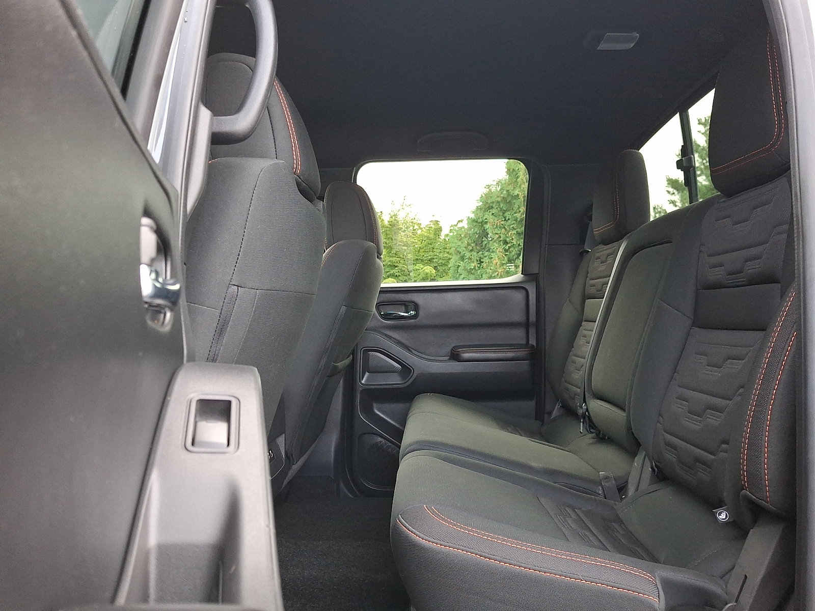 Certified 2025 Nissan Frontier PRO-4X AWD/4WD image 9