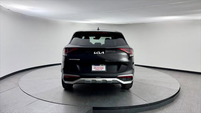 Used 2024 Kia Sportage LX image 7