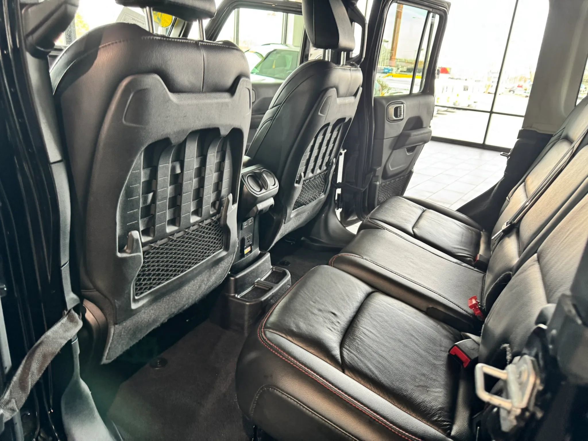 Used 2018 Jeep Wrangler Unlimited Rubicon image 19