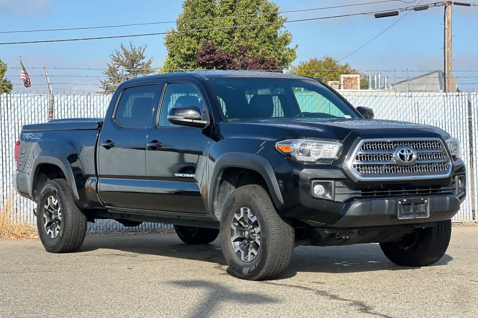 Used 2016 Toyota Tacoma TRD Off-Road w/ Towing Package AWD/4WD image 7