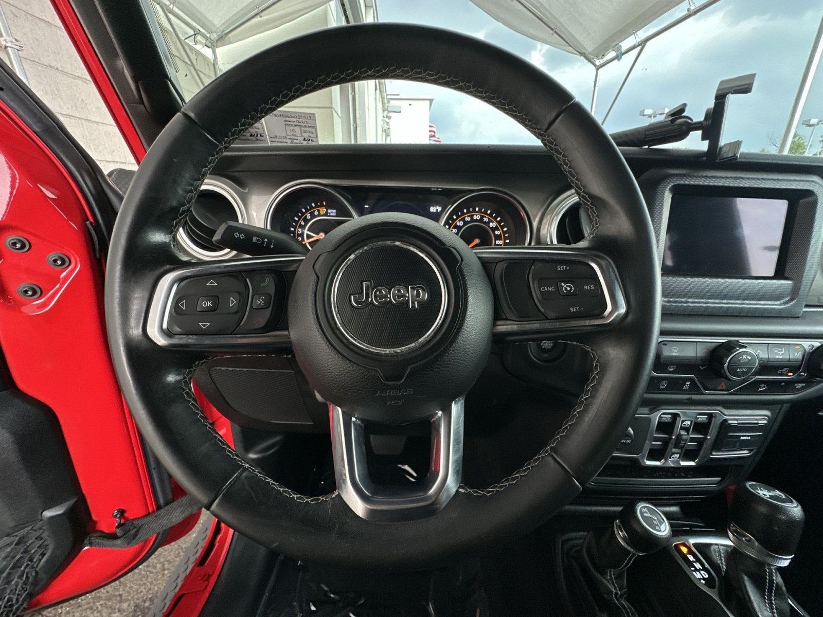 Used 2018 Jeep Wrangler Unlimited Sahara AWD/4WD image 24