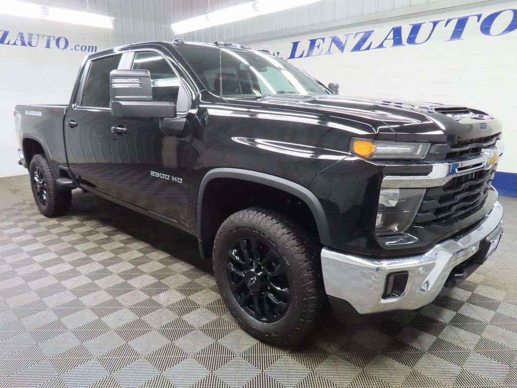 Used 2025 Chevrolet Silverado 2500 LT video 3