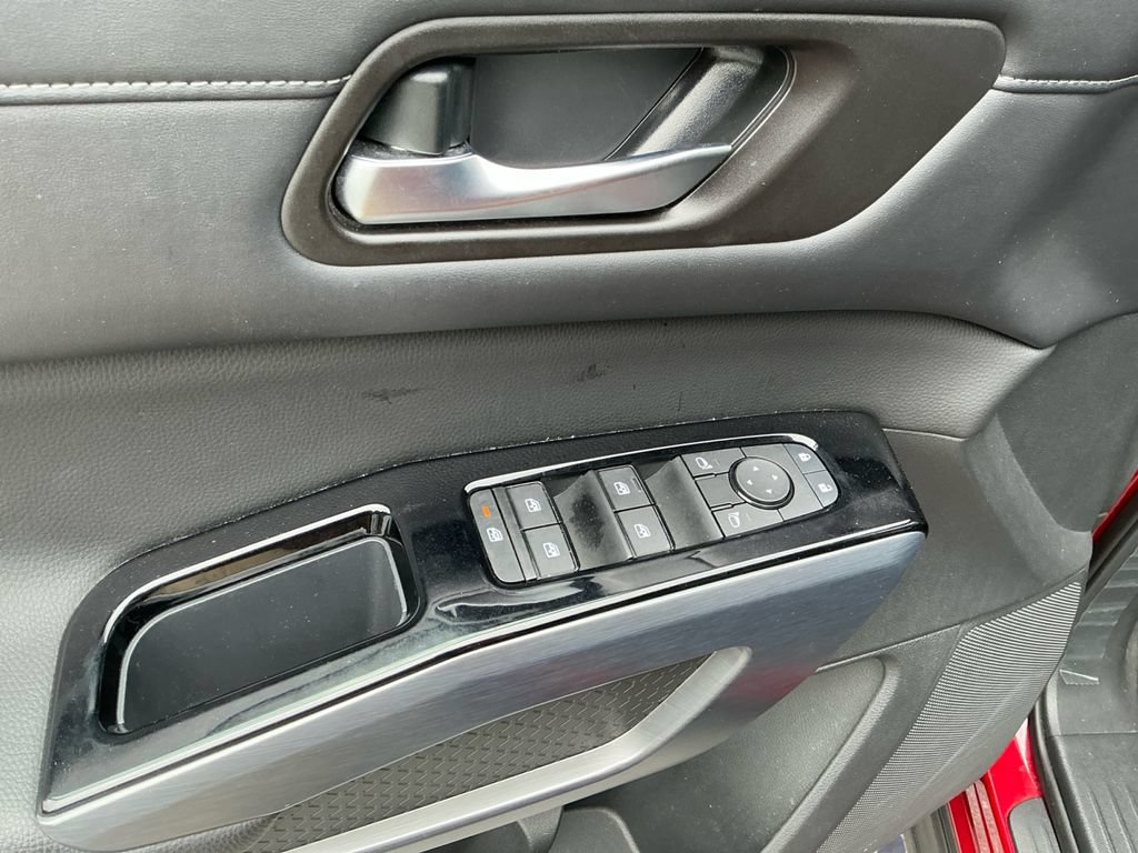 Used 2024 Nissan Pathfinder SL AWD/4WD image 23