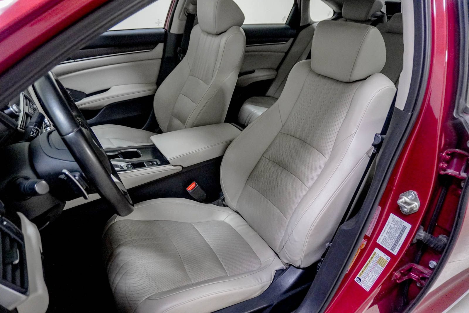 Used 2018 Honda Accord Touring image 19