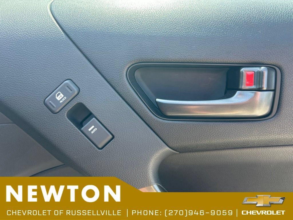 Used 2012 Hyundai Genesis 3.8 RWD image 24