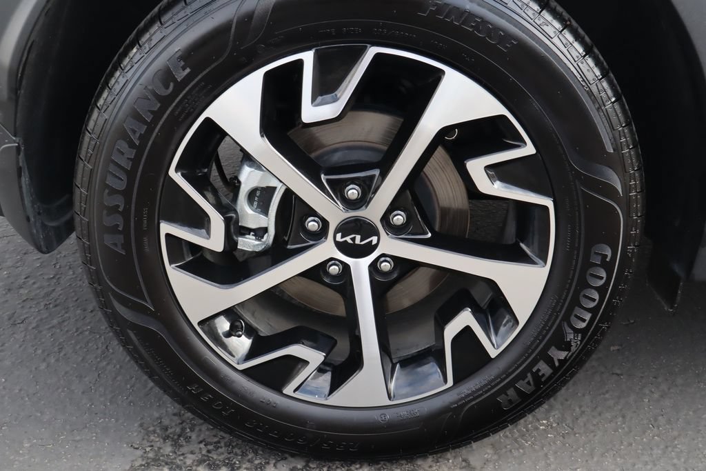 Used 2025 Kia Sportage EX AWD/4WD image 11