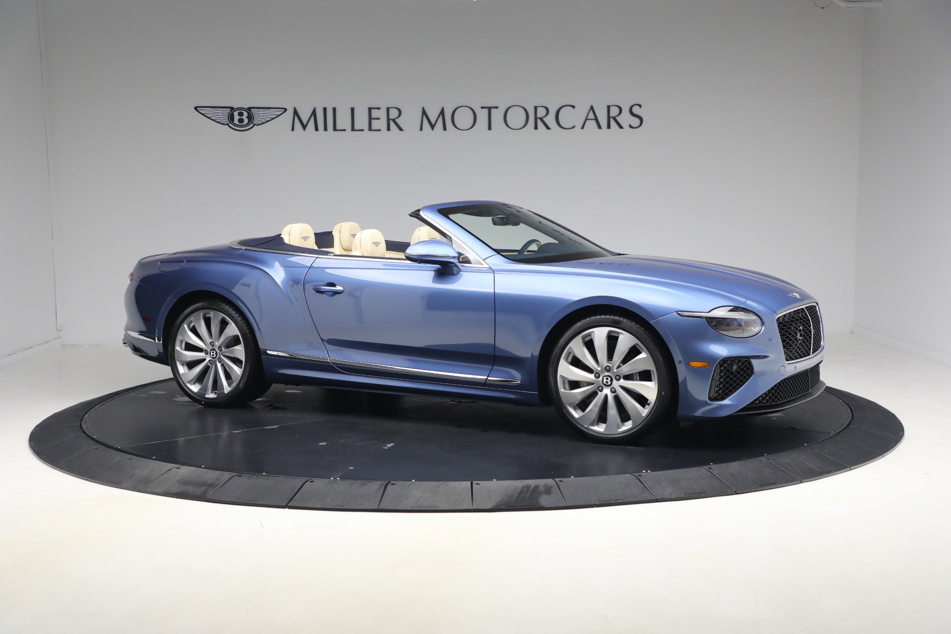 New 2026 Bentley Continental GTC AWD/4WD image 9